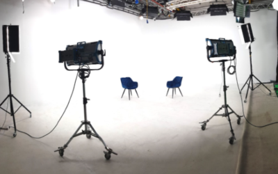 Why a White Infinity Cove Reduces Production Risk on High-Key Shoots?